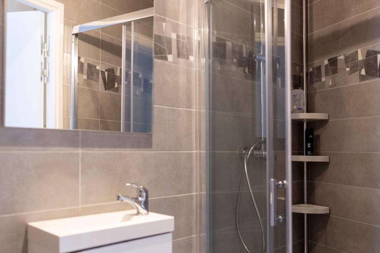 Loc Trotteur Le Graphite T2 Grand Confort Terrasse Lourdes Esterno foto